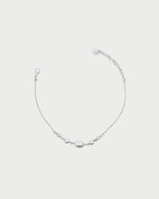 Carica l'immagine nel visualizzatore di Gallery, Bracciale Whiteside Catena Pearl Halo