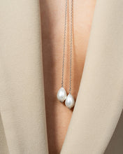 Carica l'immagine nel visualizzatore di Gallery, Collana Whiteside Sali-Scendi Ellisse Pearl