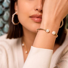 Carica l'immagine nel visualizzatore di Gallery, BRACCIALE RIGIDO DOPPIA PERLA CONTRARIÈ - WHITESIDE