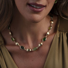 Carica l'immagine nel visualizzatore di Gallery, Collana Aquaforte Caramelle Ovali con paste vitree nelle nuances del verde