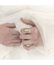 Carica l'immagine nel visualizzatore di Gallery, Anello MAGICO MagicWire (perle ø4 e oro 18kt)