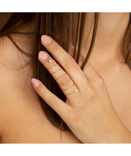 Carica l'immagine nel visualizzatore di Gallery, Anello spirale NEVE MagicWire (perle e oro 18kt)