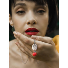 Carica l'immagine nel visualizzatore di Gallery, Collana "Mela avvelenata"