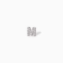 Carica l'immagine nel visualizzatore di Gallery, Mono orecchino argento lettera Mabina