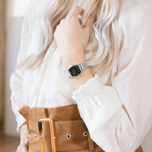 Carica l'immagine nel visualizzatore di Gallery, Orologio Modern Edge Black Sunray Argentato Mesh