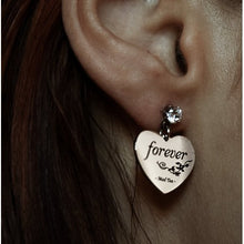 Carica l'immagine nel visualizzatore di Gallery, Orecchini "Forever: il cuore di Biancaneve"
