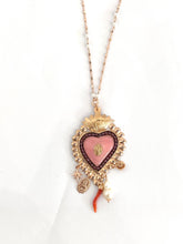 Carica l'immagine nel visualizzatore di Gallery, Collana sacro cuore Sacramore
