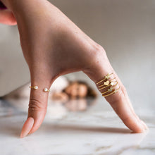 Carica l'immagine nel visualizzatore di Gallery, ANELLO FEDINA FARFALLA - ORO18KT