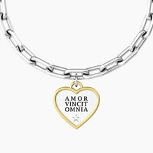 Carica l'immagine nel visualizzatore di Gallery, Coppia di bracciali con catena e frase amor vincit omnia