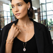 Carica l'immagine nel visualizzatore di Gallery, ANELLO RIGIDO CONTRARIÈ PERLA E ZIRCONI - GALACTICA