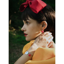 Carica l'immagine nel visualizzatore di Gallery, Orecchini "Mela avvelenata"