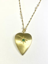 Carica l'immagine nel visualizzatore di Gallery, Collana Sacramore argento con cuore pendente e smeraldo
