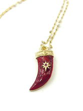 Carica l'immagine nel visualizzatore di Gallery, Collana Sacramore argento con zanna smaltata
