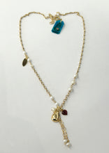 Carica l&#39;immagine nel visualizzatore di Gallery, Collana Sacramore Alba argento dorato e perle

