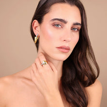 Carica l&#39;immagine nel visualizzatore di Gallery, Orecchini ETRUSCA Ovali Martellati con Pavé di Cubic Zirconia

