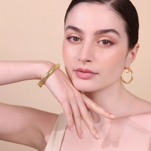 Carica l'immagine nel visualizzatore di Gallery, Bracciale ETRUSCA tubogas con superficie lavorata
