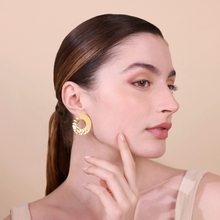 Carica l'immagine nel visualizzatore di Gallery, Orecchini ETRUSCA Pendenti martellati ad anello
