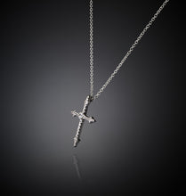 Carica l&#39;immagine nel visualizzatore di Gallery, COLLANA PENDENTE GOTHIC CROSS
